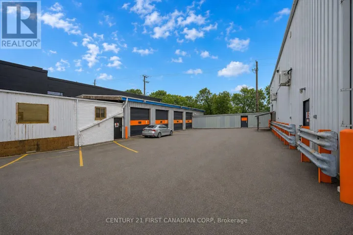UNIT B - 400 WELLINGTON STREET N, Hamilton (Industrial Sector), Ontario L8L5B1