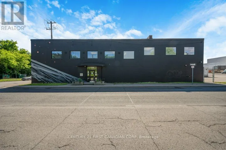 UNIT D - 400 WELLINGTON STREET N, Hamilton (Industrial Sector), Ontario L8L5B1