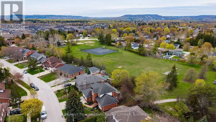 16 CARMICHAEL CRESCENT, Collingwood, Ontario L9Y4R6