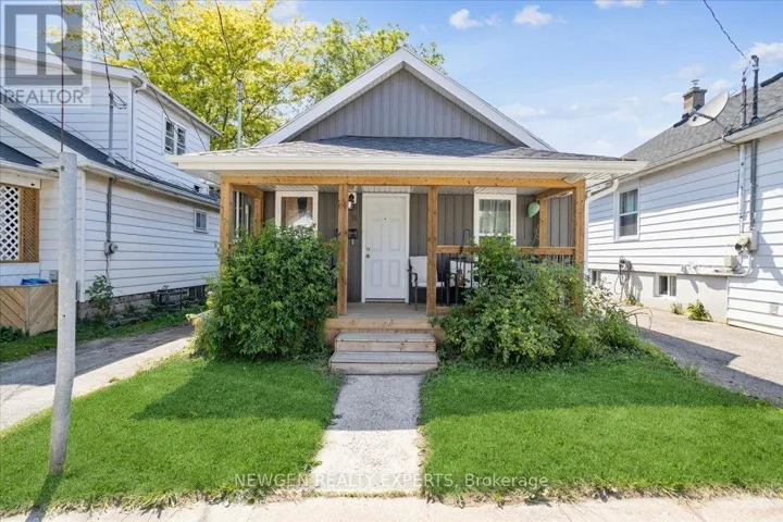 10 WILLS STREET, St. Catharines (Oakdale), Ontario L2P2W4