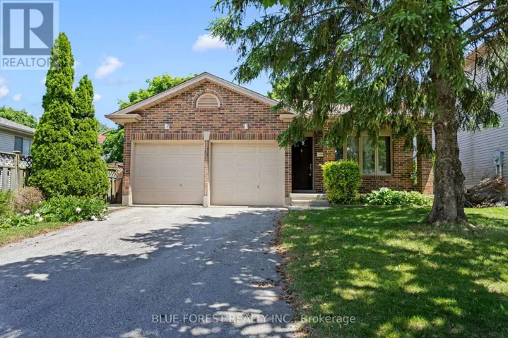 30 GERALD CRESCENT, London South (South J), Ontario N5Z5A4