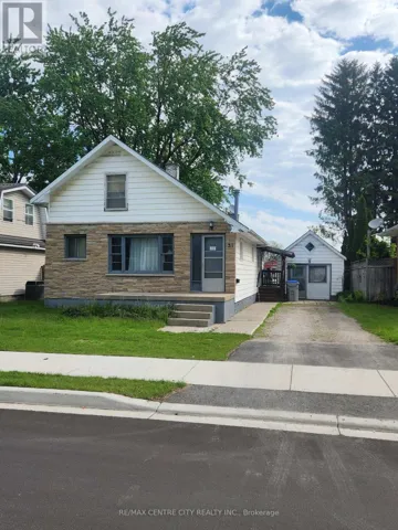 31 QUEEN STREET, Strathroy-Caradoc (SE), Ontario N7G2H5