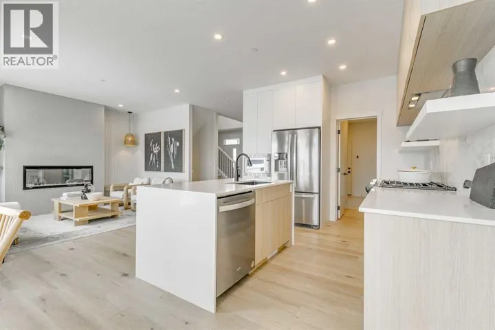 227 Lucas Common NW, Calgary, Alberta T3P2B3