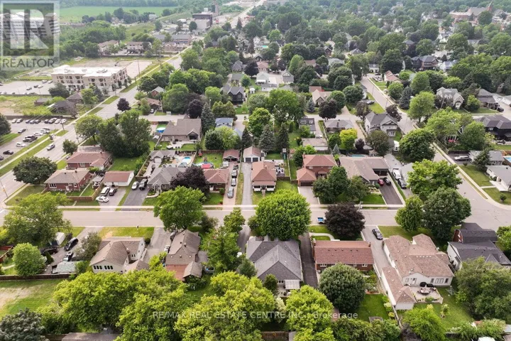 33 MILES STREET, Milton (OM Old Milton), Ontario L9T1E5