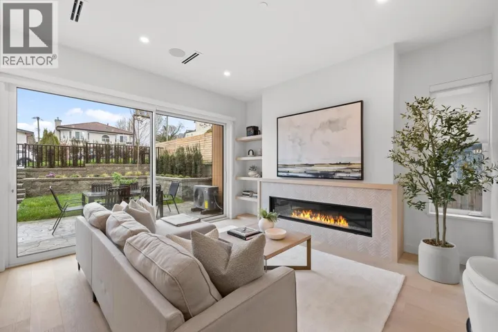 1 727 E 31ST AVENUE, Vancouver, British Columbia V5V2W9