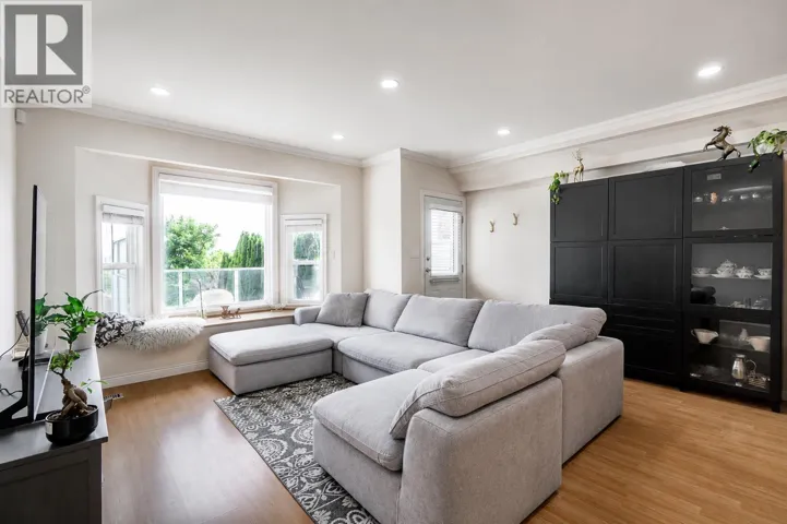 1124 ROCHESTER AVENUE, Coquitlam, British Columbia V3K2X4