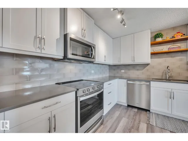 #2202 9923 103 ST NW, Edmonton, Alberta T5K2J3