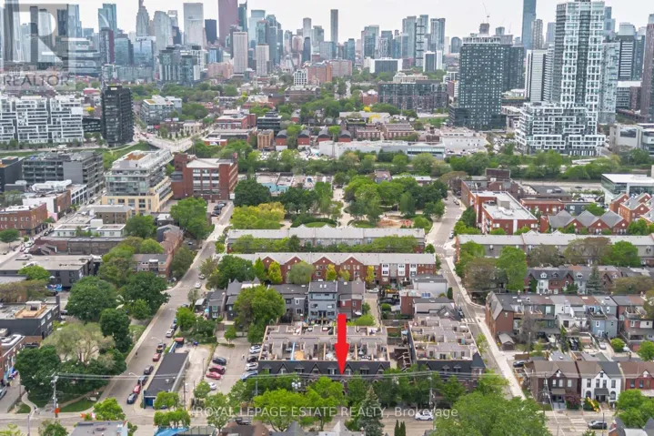 32 - 140 BROADVIEW AVENUE, Toronto (South Riverdale), Ontario M4M0A8