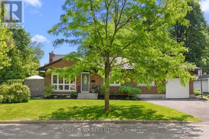 2161 BLOSSOM DRIVE, Ottawa, Ontario K1H6G6