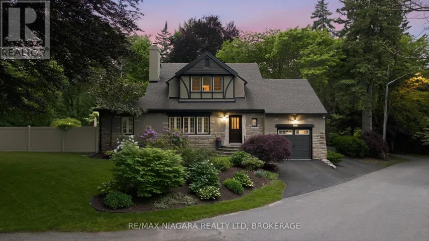 8 GILES CRESCENT, Pelham (Fonthill), Ontario L3E0K1