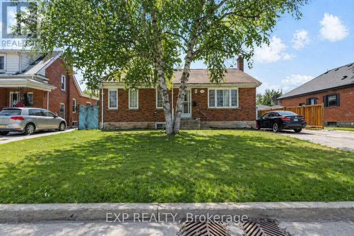 MAIN LEVEL - 32A GUEST STREET, Brampton (Downtown Brampton), Ontario L6W1T8