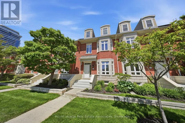 32 ST LAWRENCE DRIVE, Mississauga (Port Credit), Ontario L5G4V1