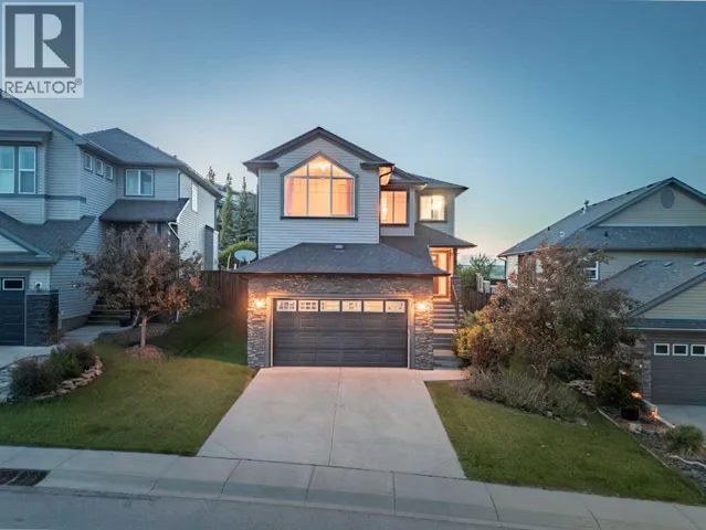 38 Westmount Way, Okotoks, Alberta T1S0E1