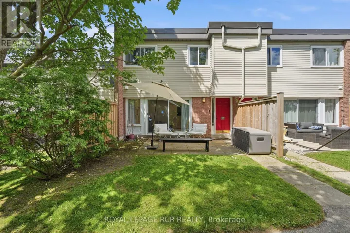 75 - 215 MILESTONE CRESCENT, Aurora (Aurora Village), Ontario L4G3M2