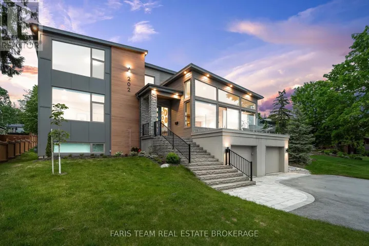 202 KEMPENFELT DRIVE, Barrie (North Shore), Ontario L4M1C3