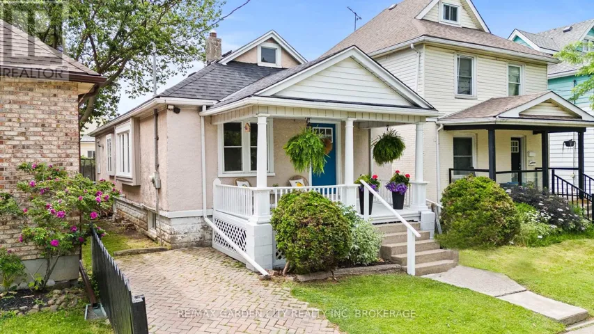 247 LAKE STREET, St. Catharines (Downtown), Ontario L2R5Z5