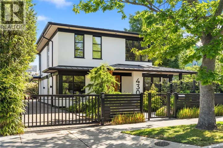 430 Luxton Ave, Victoria, British Columbia V8V1C9