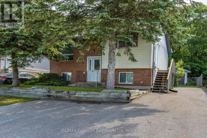 15 MCGUIRE ROAD, Penetanguishene, Ontario L9M1C9
