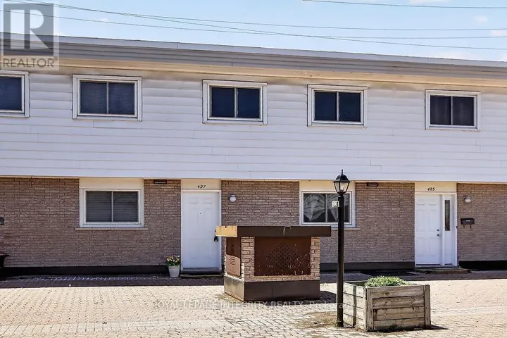 427 MOODIE DRIVE, Ottawa, Ontario K2H8A4