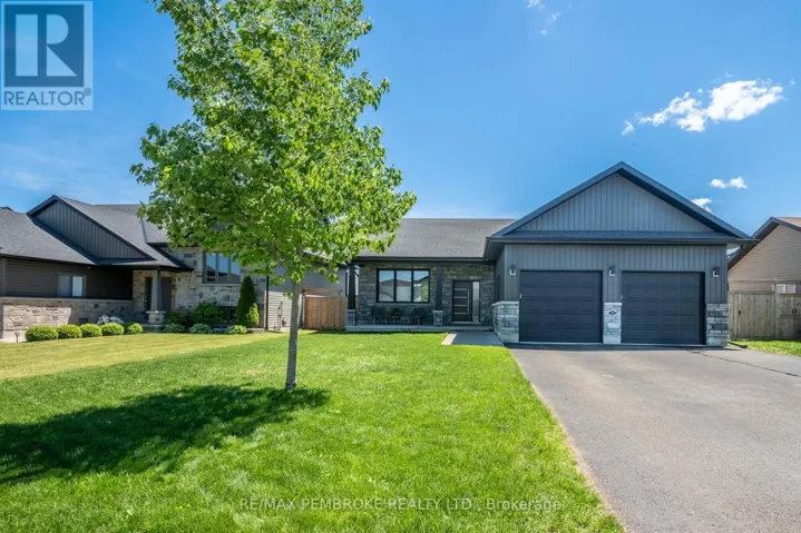 15 DREW STREET, Petawawa, Ontario K8H0G4