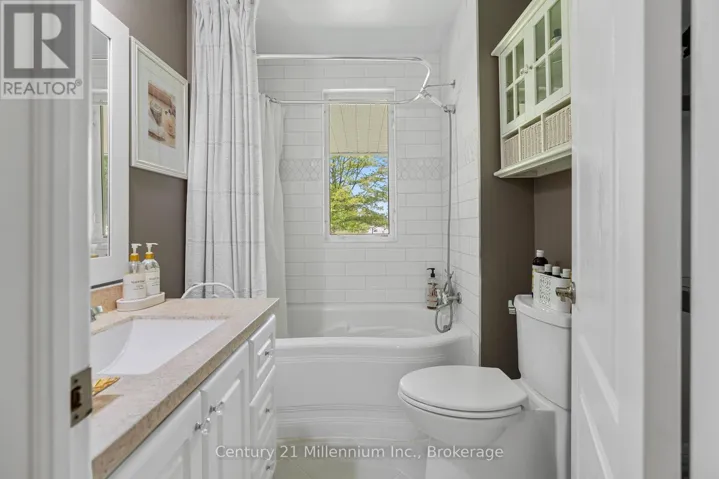 1 CRESCENT STREET, South Bruce Peninsula, Ontario N0H2T0