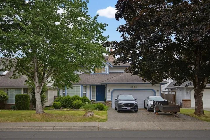 8588 212 STREET, Langley, British Columbia V1M2E7