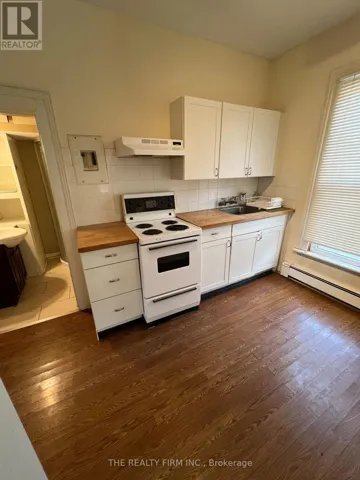 3 - 22 VICTOR STREET, London South (South F), Ontario N6C1B7
