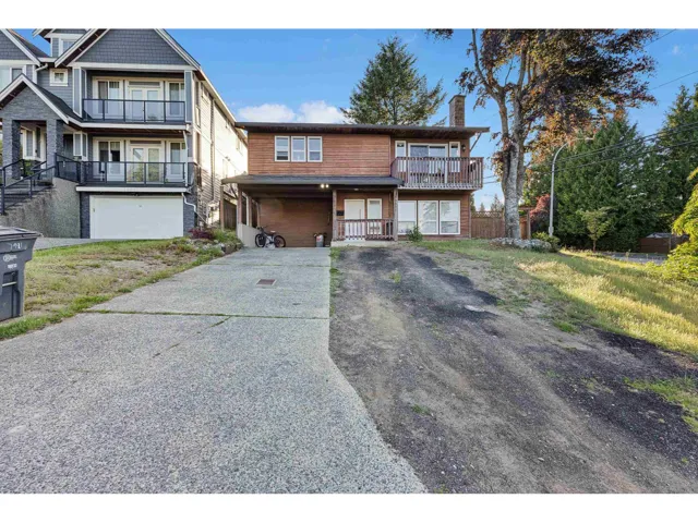 7991 138A STREET, Surrey, British Columbia V3W7E8