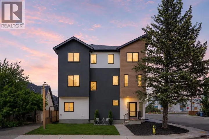 2402 Westmount Road NW, Calgary, Alberta T2N3N8