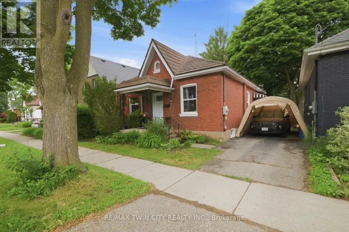 12 BRUNSWICK STREET N, Brantford, Ontario N3T1E7