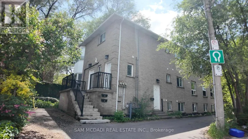 90 TISDALE STREET S, Hamilton (Stinson), Ontario L8N2W2