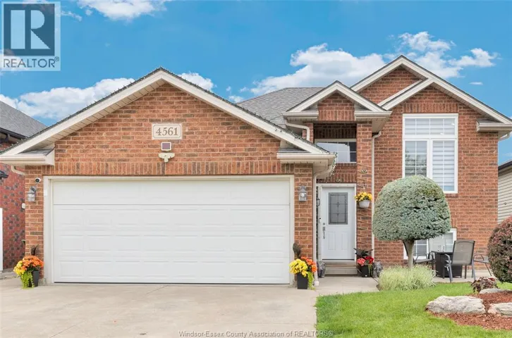 4561 FONTANA, Windsor, Ontario N9G3C8