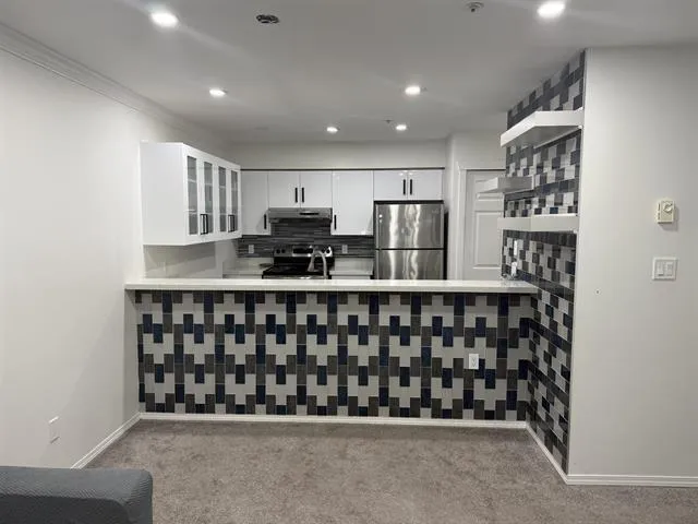 207 12739 72 AVENUE, Surrey, British Columbia V3W4E8