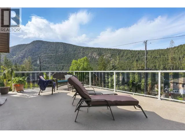 2250 PAUL LAKE Road, Kamloops, British Columbia V2H1N9
