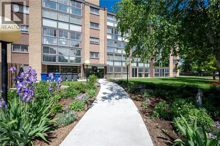 400 CHAMPLAIN Boulevard Unit# 105, Cambridge, Ontario N1R7J6