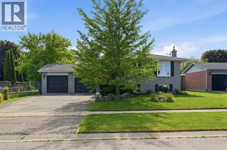 33 EDWARD Avenue, St. George, Ontario N0E1N0