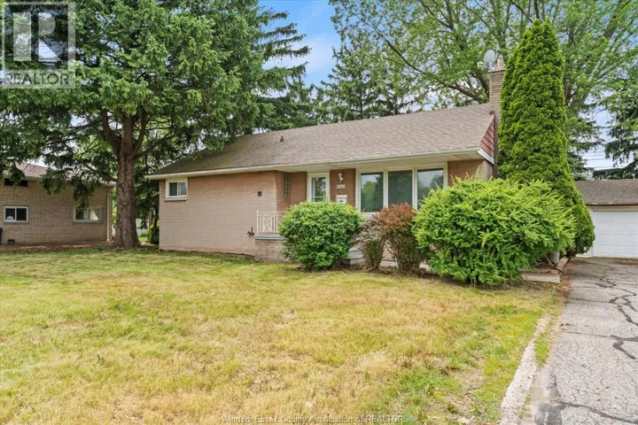 4065 Dougall, Windsor, Ontario N9G1X4