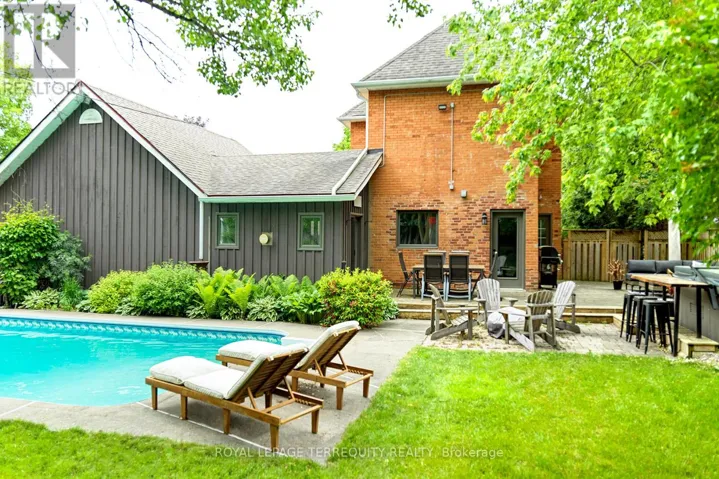 16 WILSON STREET, New Tecumseth (Tottenham), Ontario L0G1W0