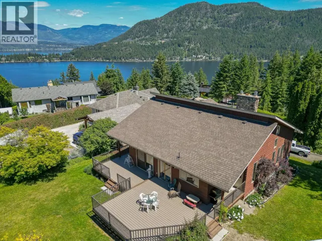 2392 Mt Tuam Crescent, Blind Bay, British Columbia V0E2W2