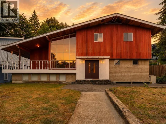 2337 ST GEORGE STREET, Port Moody, British Columbia V3H2G3