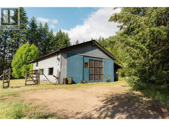 6777 PERRY'S BACK Road, Winlaw, British Columbia V0G2J0
