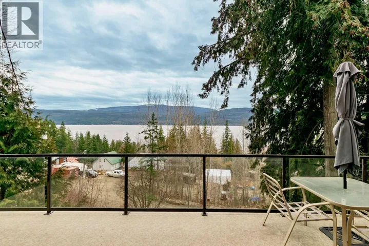 7547 Golden Spur Trail, Anglemont, British Columbia V0E1M8