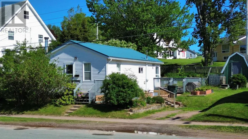 3 Beacon Street, Amherst, Nova Scotia B4H1P1
