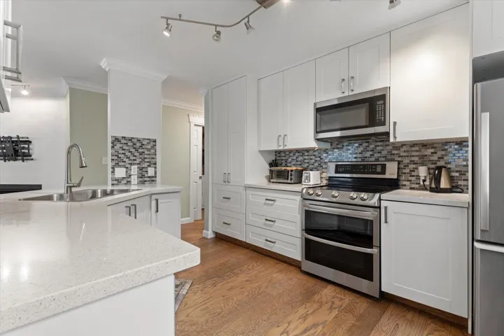 303 45765 SPADINA AVENUE, Chilliwack Downtown, Chilliwack, British Columbia V2P1T5