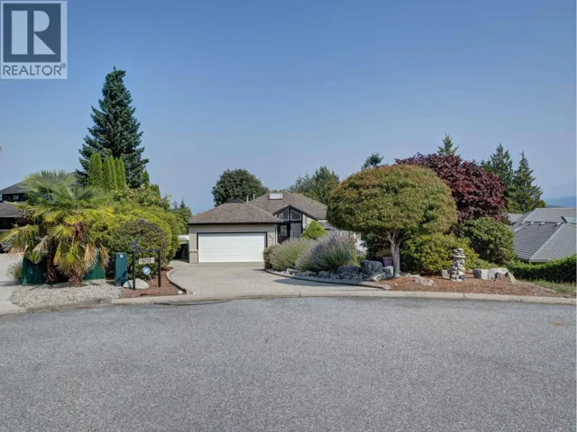 803 OCEANMOUNT BOULEVARD, Gibsons, British Columbia V0N1V8