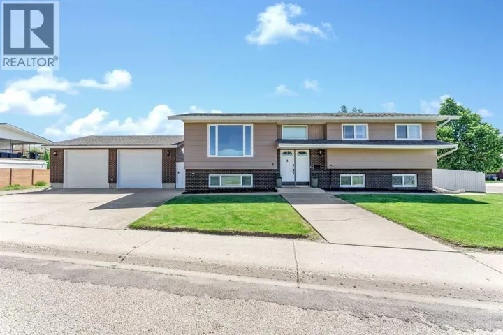 8 Corbitt Way SE, Medicine Hat, Alberta T1B1V2