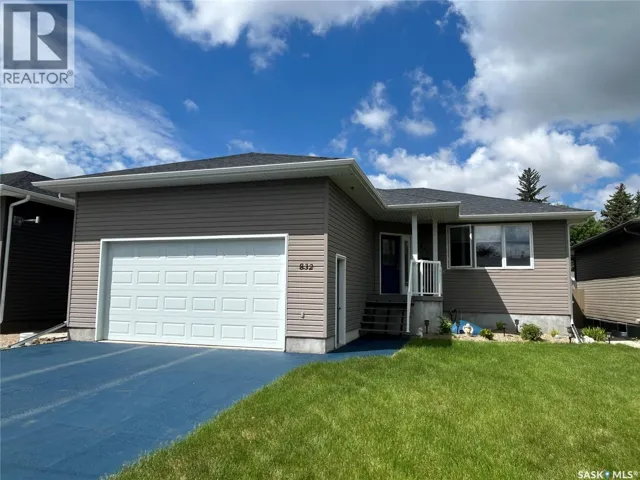 832 7TH AVENUE NE, Moose Jaw, Saskatchewan S6H1M7