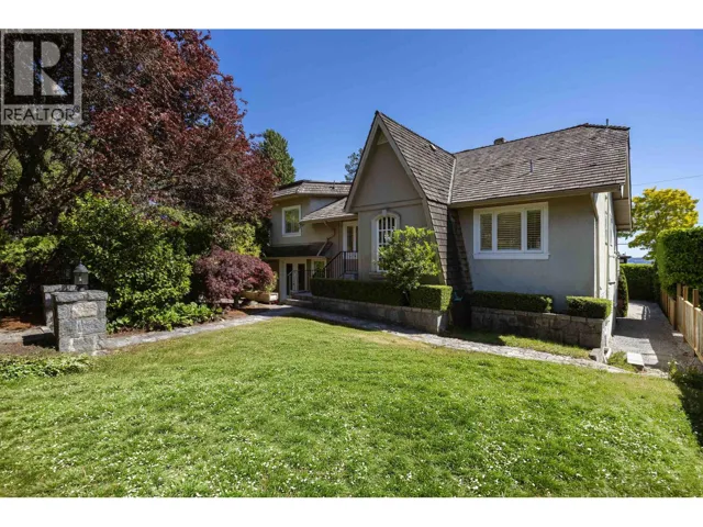 2308 INGLEWOOD AVENUE, West Vancouver, British Columbia V7V2A1