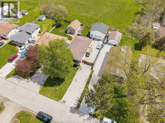 114 GLOUCESTER DRIVE, Colchester, Ontario N0R1G0
