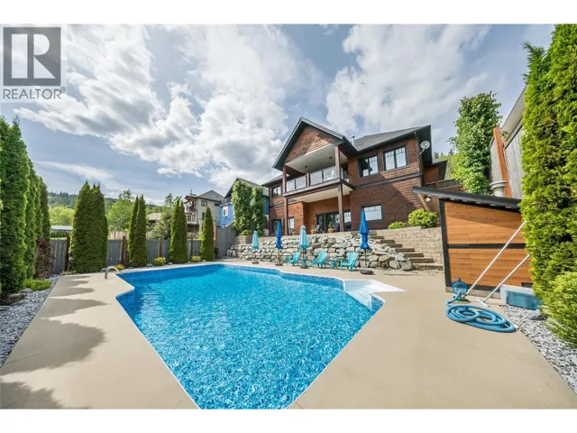 1009 Silvertip Road, Rossland, British Columbia V0G1Y0